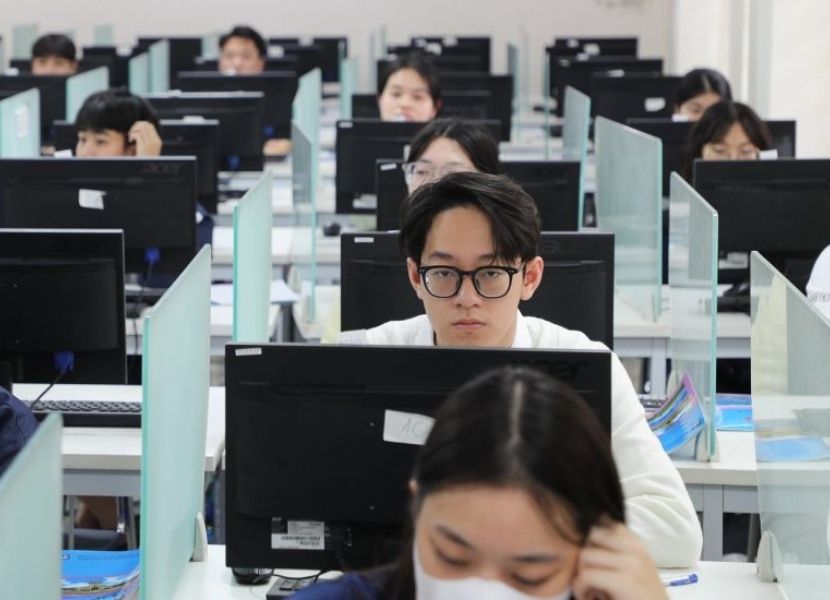 Từng bước thí điểm thi tốt nghiệp THPT trên máy tính
