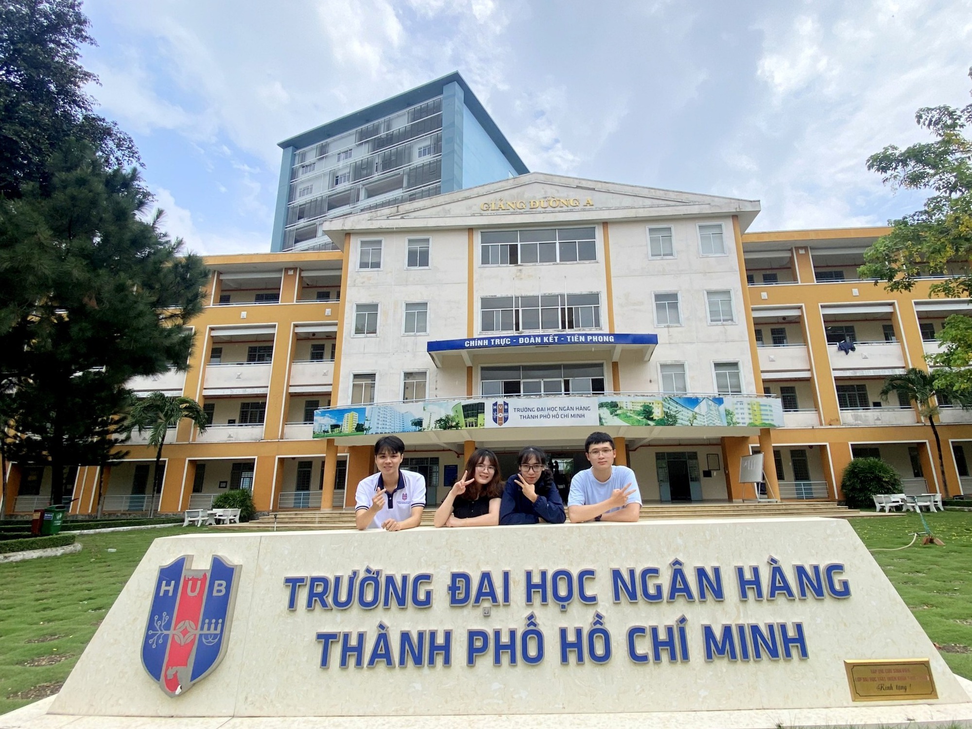 Trường Đại học Ngân hàng TP HCM