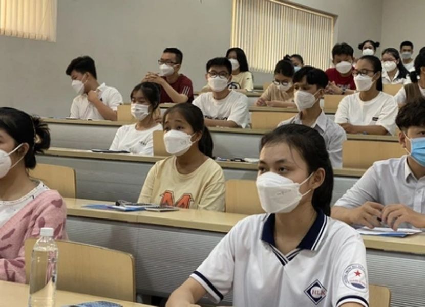 Đánh giá năng lực ĐHQG TPHCM (V-ACT) được tổ chức thi trên giấy