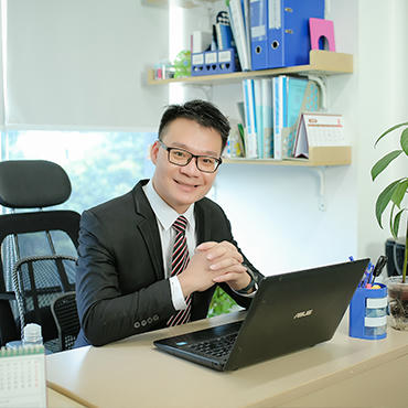 Thầy Vũ Khắc Ngọc