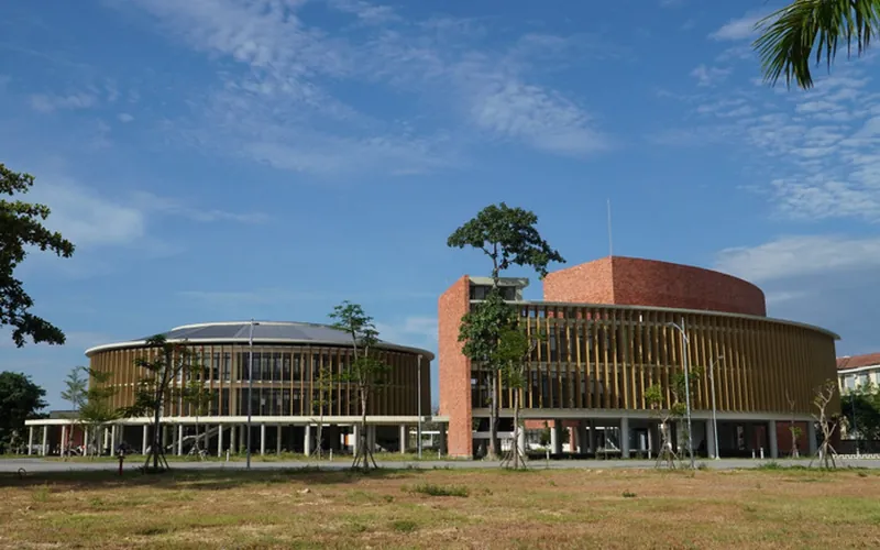 Học Viện Âm Nhạc Huế